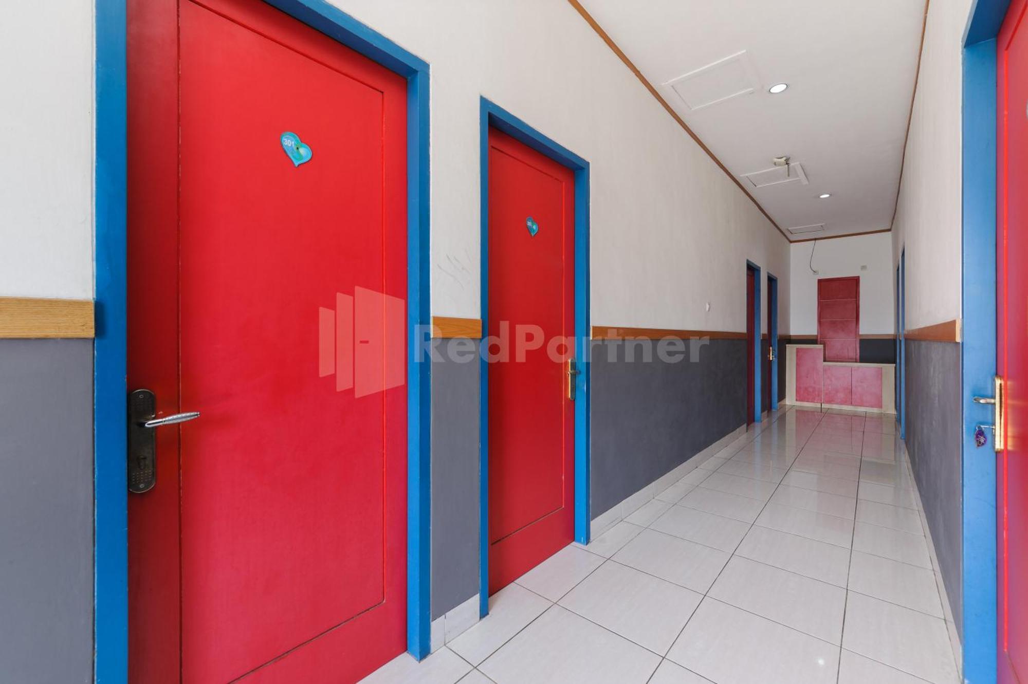 Ian Hotel Jaksa Mitra Reddoorz Τζακάρτα Εξωτερικό φωτογραφία