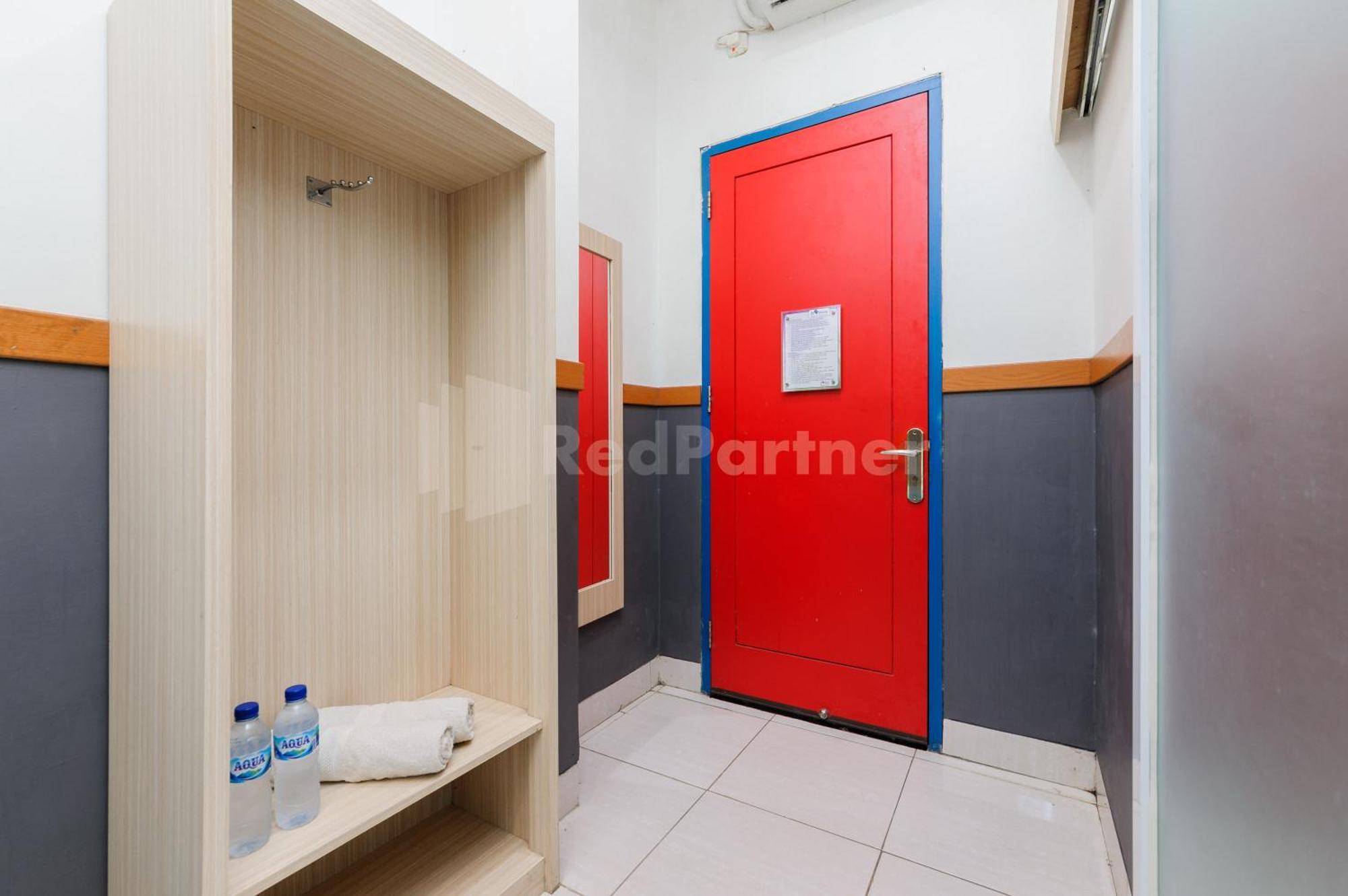 Ian Hotel Jaksa Mitra Reddoorz Τζακάρτα Εξωτερικό φωτογραφία